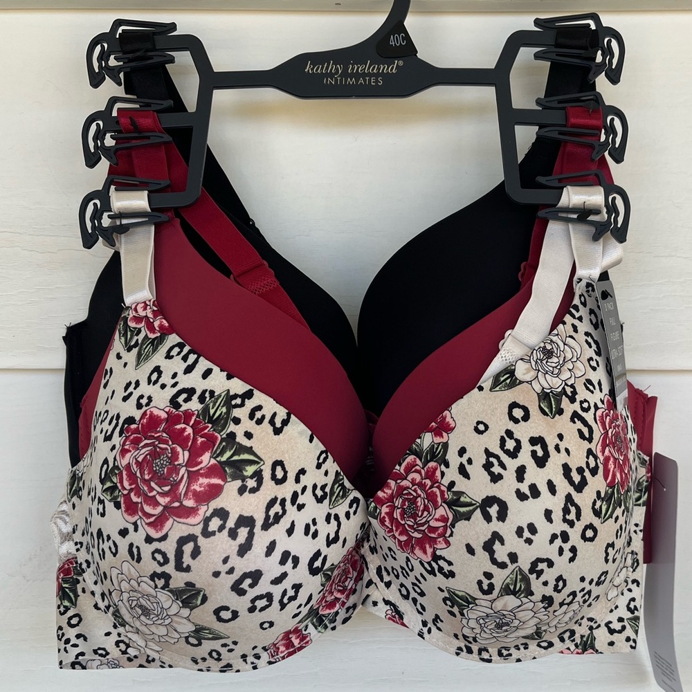 NWT Three 40C Kathy Ireland Intimates Lightly Padded Underwire Bras